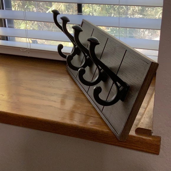 Wall hooks - Picture 3 of 3